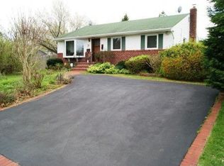 24 Rosella Ct, West Babylon, NY 11704