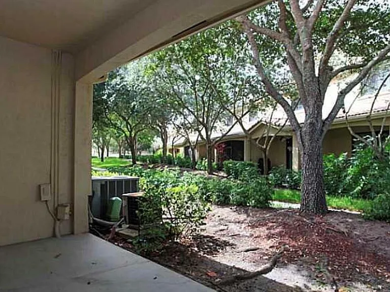 3890 Tree Top Dr — Photo 10
