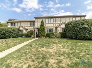 4030 Stonehenge Dr, Sylvania, OH 43560