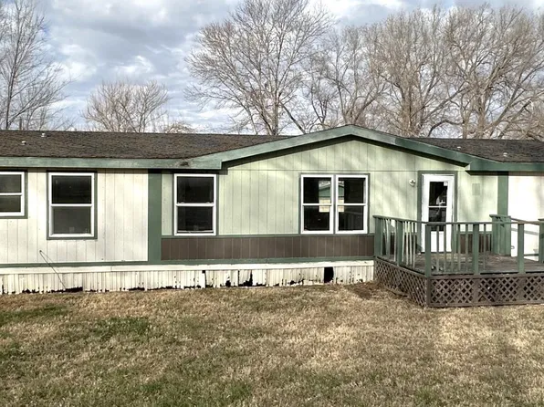 107 Flint St, Junction City, KS 66441