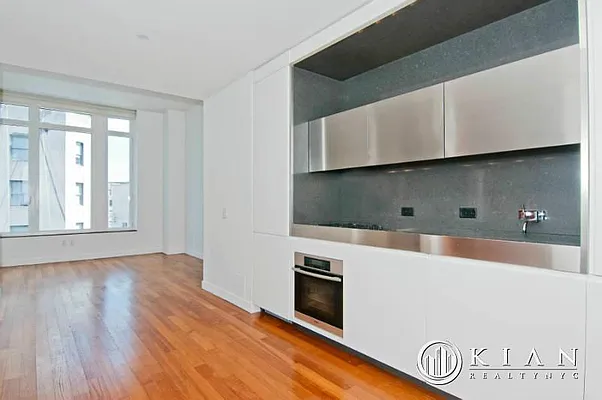 Rented by Kian Realty | media 36