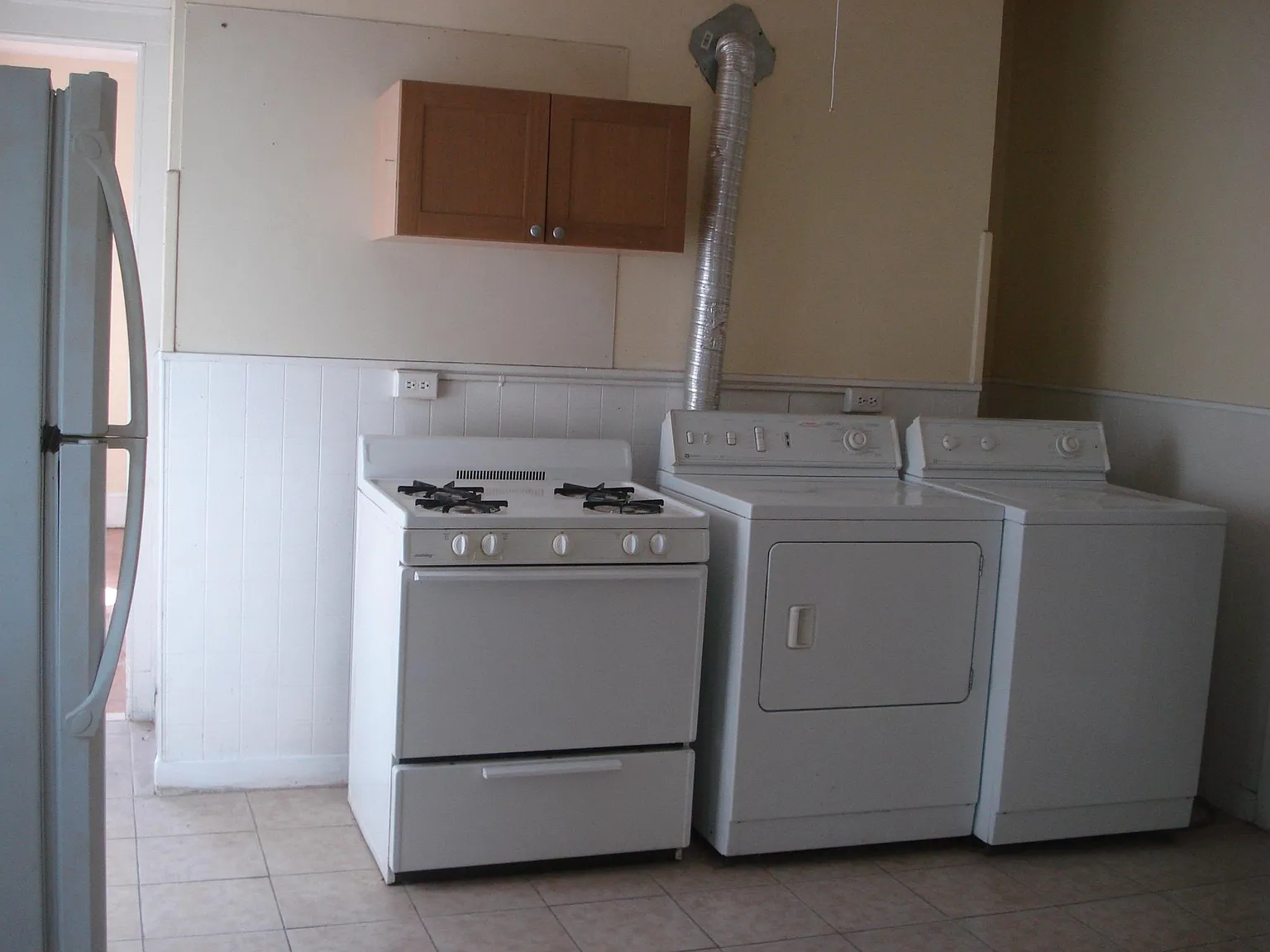 3 bed, $2,310 — Photo 3