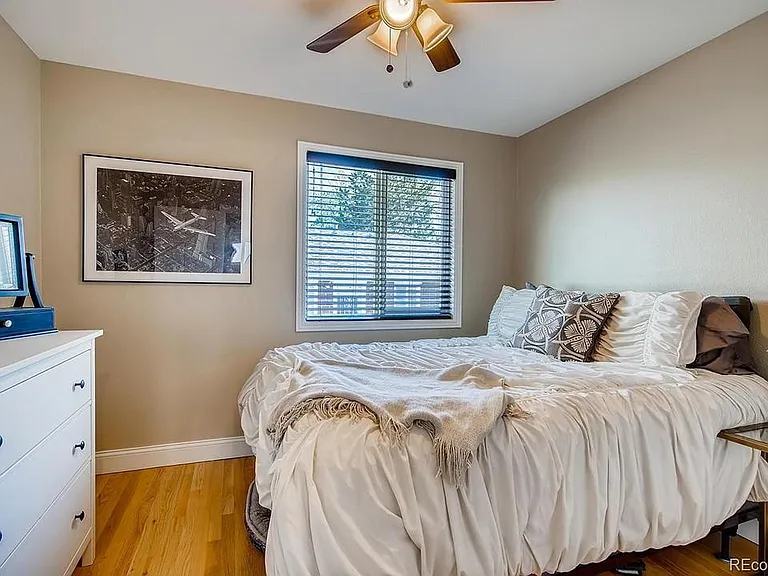 1534 S Ivy St — Photo 6