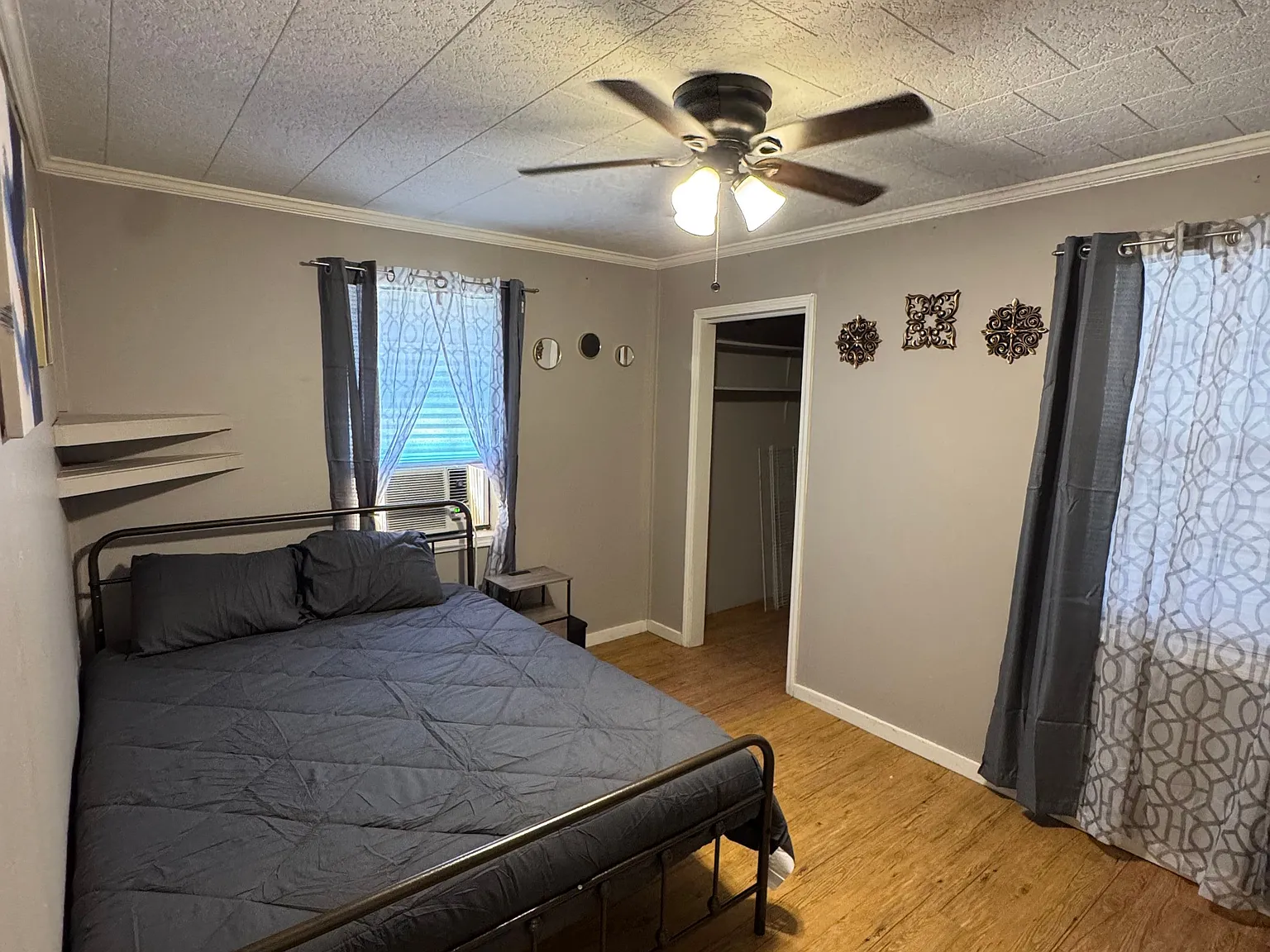 2 bed, 1.0 bath, 1000 sqft, $3,000 — Photo 2