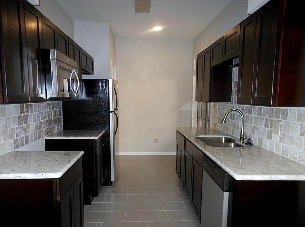 1 bed, 1.0 bath, 774 sqft, $1,250 — Photo 4