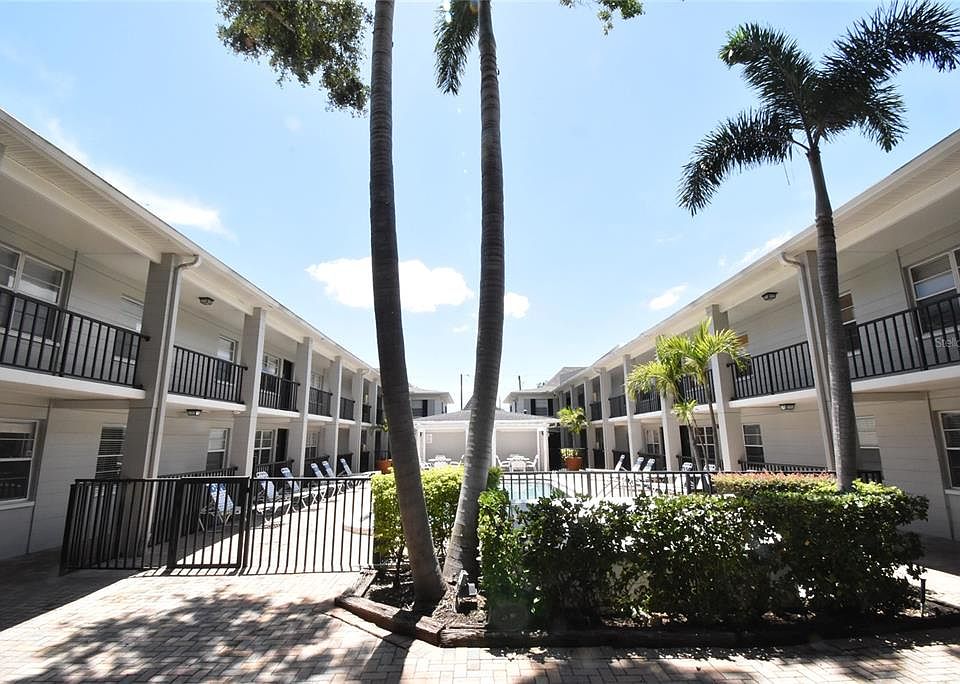 1st image of 5221 BAYSHORE BOULEVARD #45