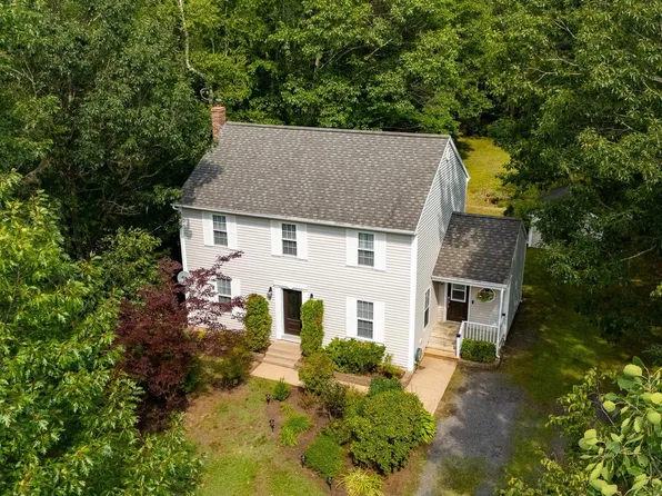 2671 Mountain View Rd, Coldbrook, NS B4R 1B7