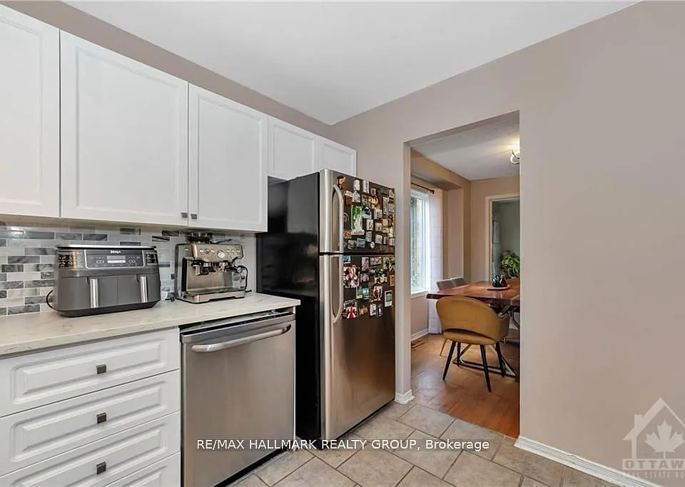 17 Ravenscroft Ct