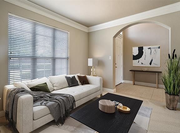 5th image of 1704 Pecan Valley Dr