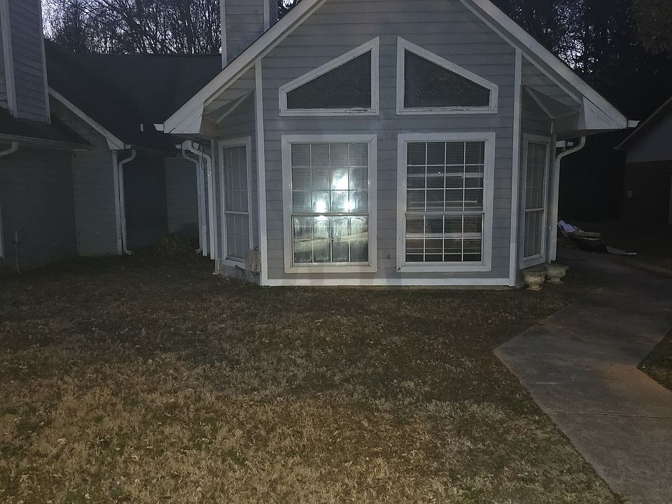 1st image of 2812B Briar Hill Ln SE #B