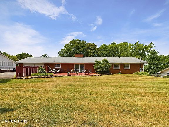3rd image of 7100 Cresthill Dr