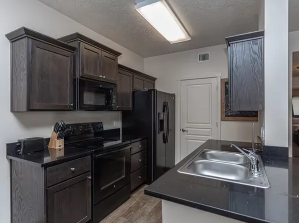 Legacy at 50th St Apartments