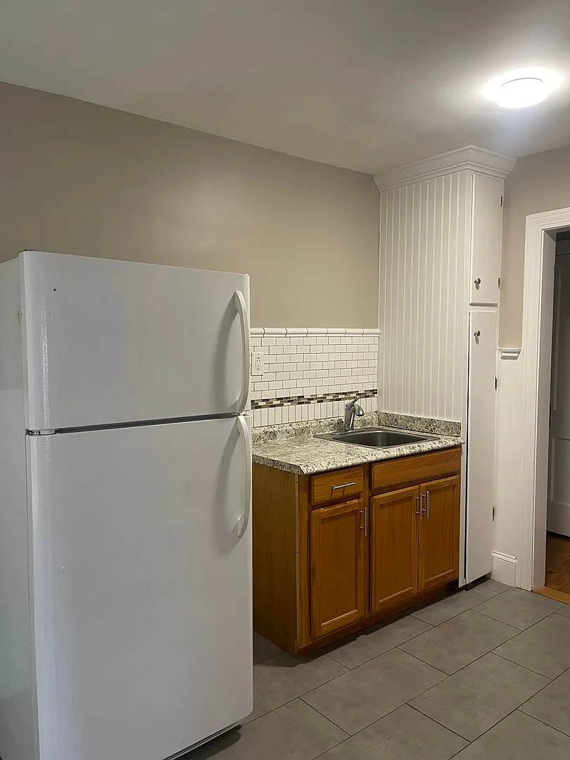554 Linwood — Photo 4