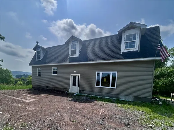 5804 West Rd, Munnsville, NY 13409