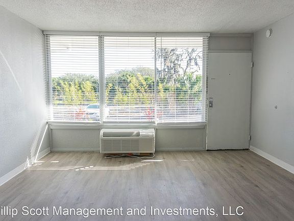 5th image of 515 Bon Air St #252