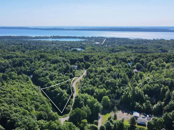 0 E Grace Dr, Cedar, MI 49621