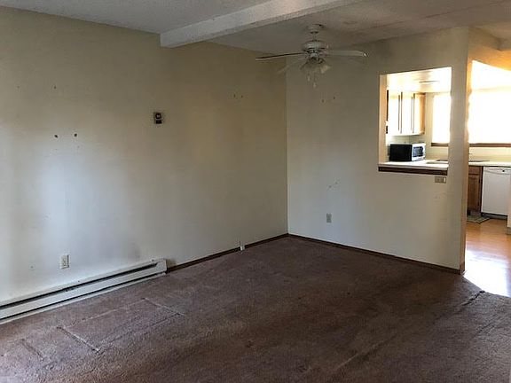 4th image of 1050 E 7th St