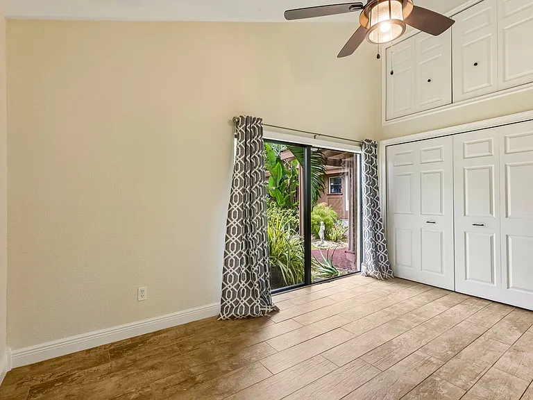 2731 S Parkview Dr #1 — Photo 16