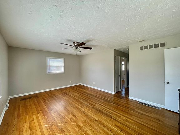3rd image of 1110 Centre Pkwy #A