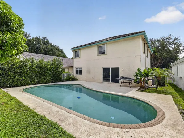 1403 Banyan Cir, Pompano Beach, FL 33069