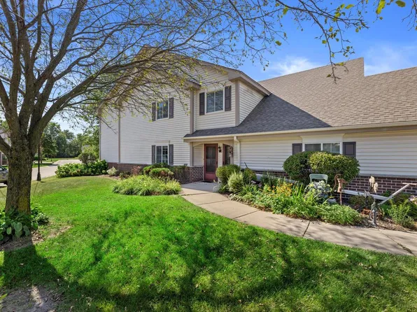 678 Pewaukee ROAD #A, Pewaukee, WI 53072