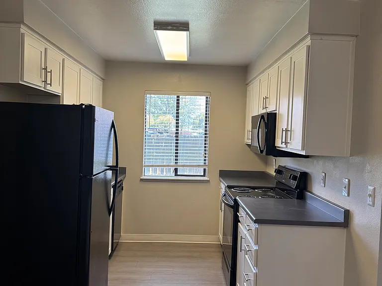 Enclave at Redwood — Photo 40