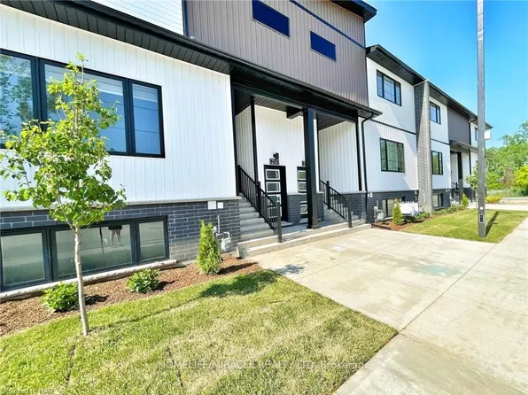 4263 4th Ave #411, Niagara Falls, ON L2E 0C2
