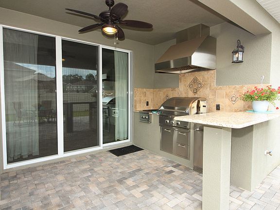 Outdoor Kitchen