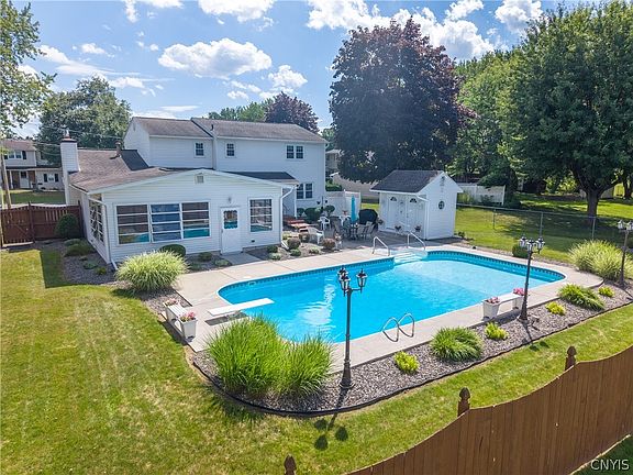 5th image of 8025 Trina Cir
