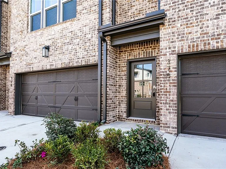 376 Sunset Hollow St — Photo 3