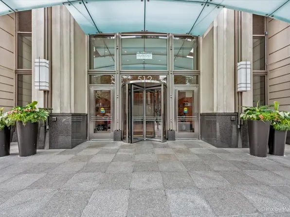 512 N McClurg Ct APT 501, Chicago, IL 60611