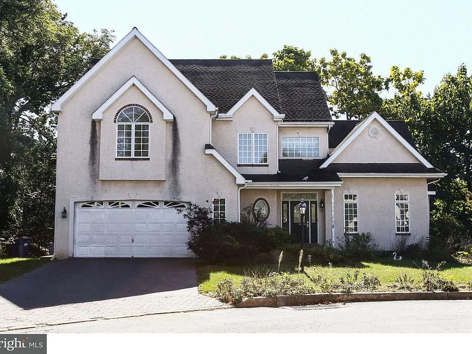 1st image of 301 Hessian Dr