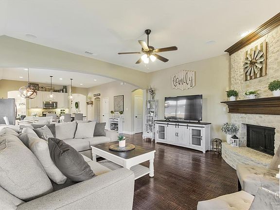 5th image of 10868 Leesa Dr