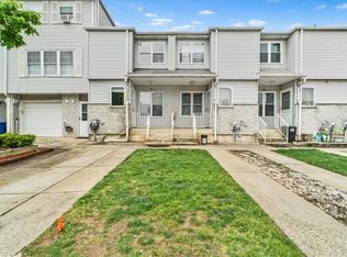 77 Lorraine Loop, Staten Island, NY 10309