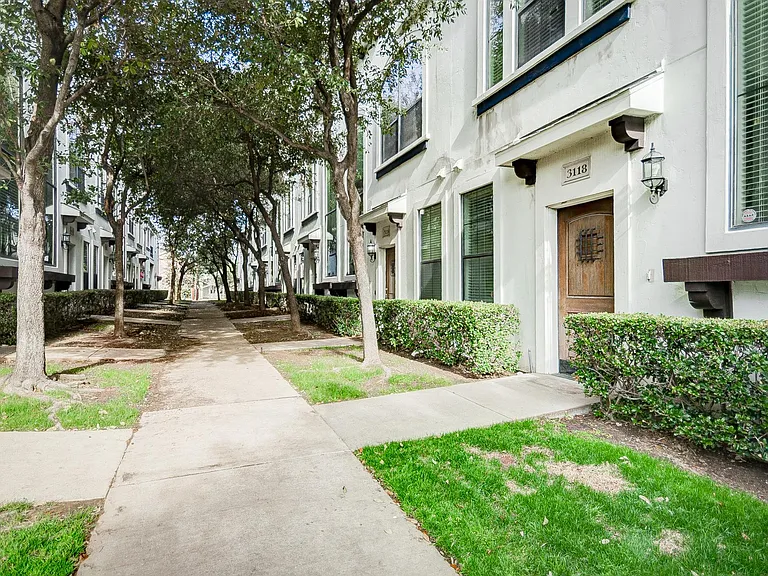 3118 Carmel St — Photo 1