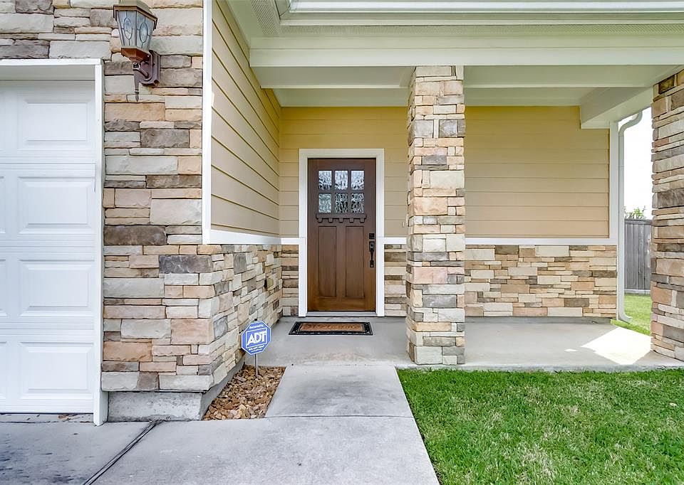 1st image of 1810 Woodbend Village Dr
