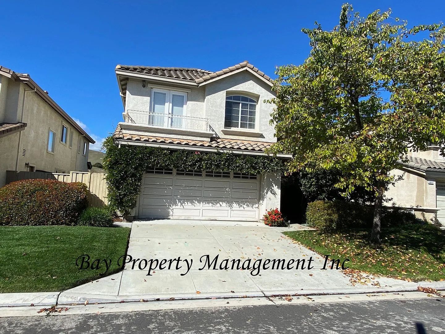Move-in Special! $500 off the first month's rent on a 1-year lease! Las Palmas II: A Luxurious 4 ... — Photo 3
