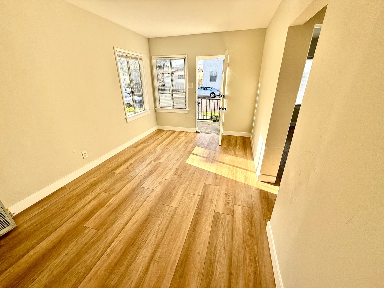 266 W Sepulveda St — Photo 4