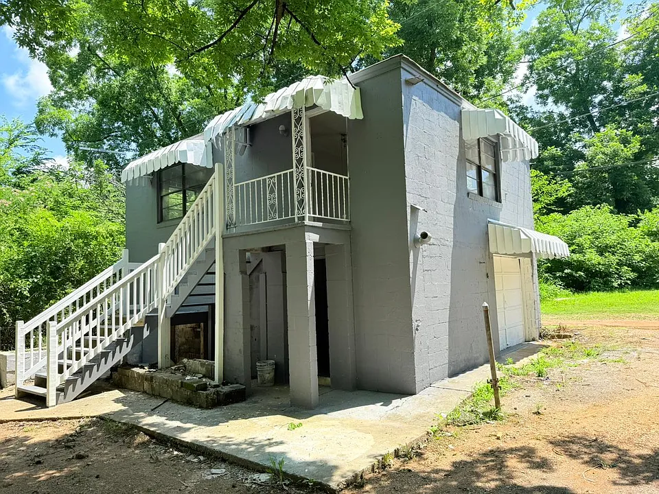 1221 Maple St #2