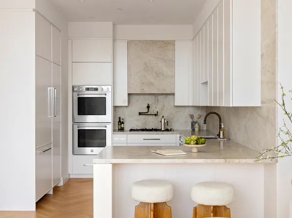 15 West 96th Street 18 image 3 of 16