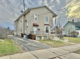 1443 5th Ave #1, Rockford, IL 61104