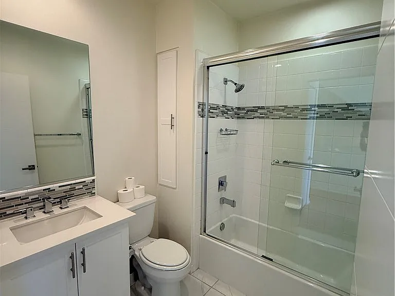 1527 Sullivan Ave — Photo 28