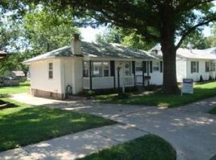1370 Saint Catherine St, Florissant, MO 63033