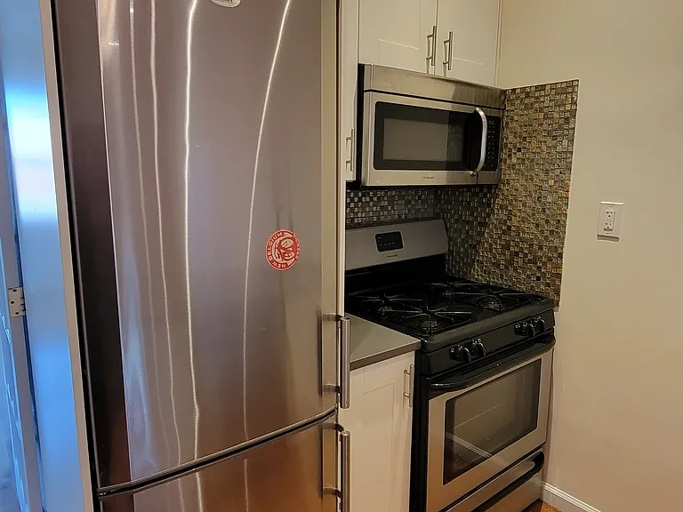 2802 Steinway St #2L — Photo 2