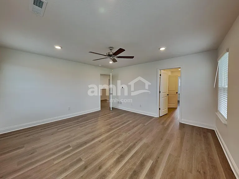 318 Hill St — Photo 9