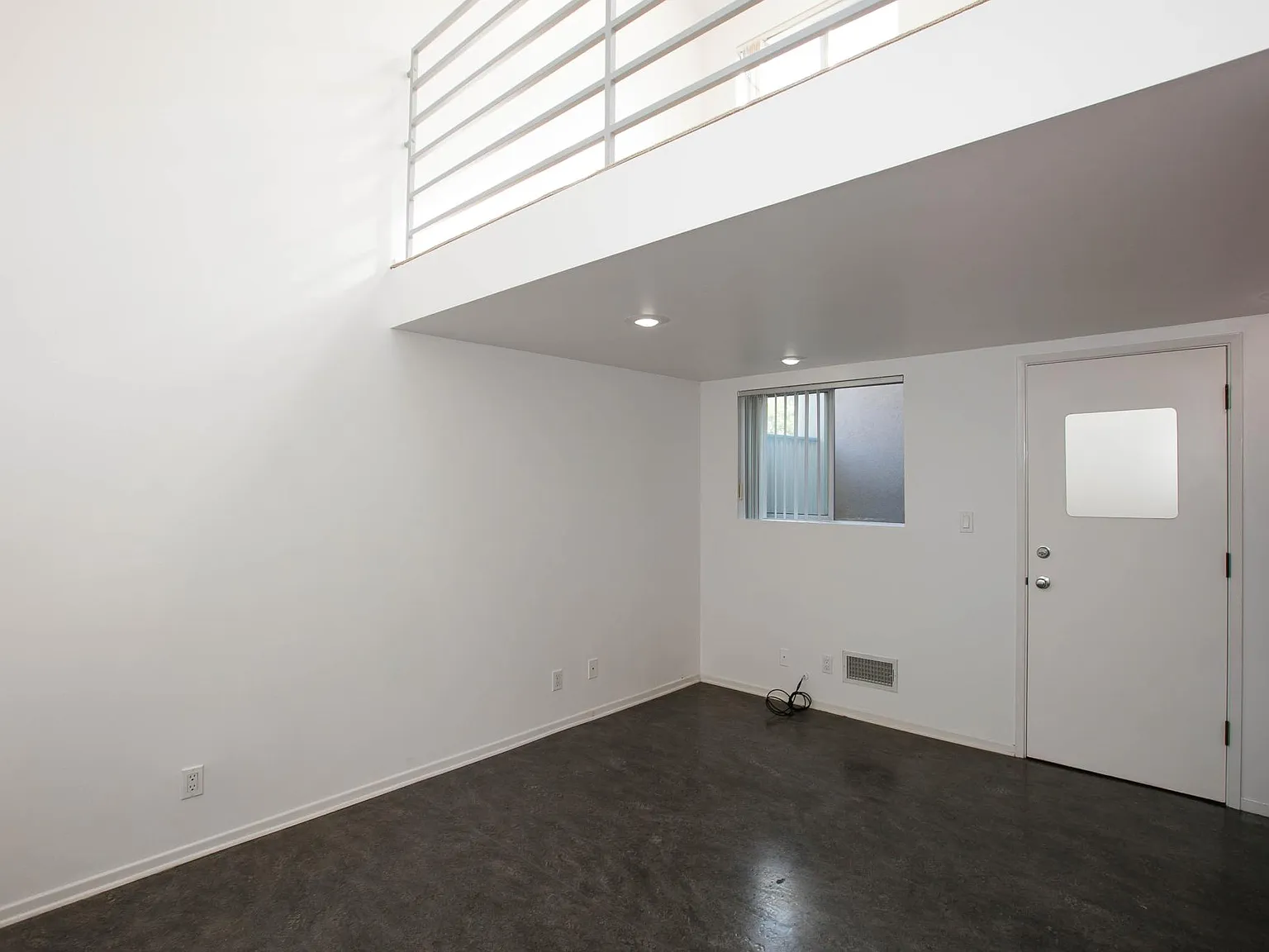 1 bed, 900 sqft, $3,000 — Photo 4