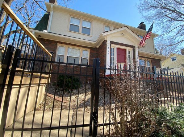 125 Essex Ln #125