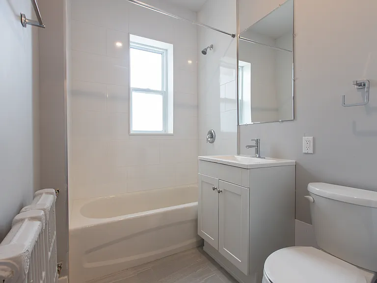 404 Elgin St — Photo 26