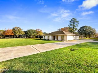 107 Betsy Ross Dr, Youngsville, LA 70592