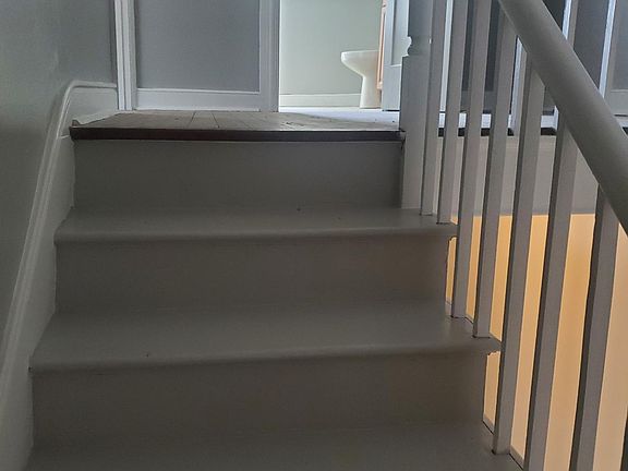 Heading up to the 3rd floor bedroom & full bathroom